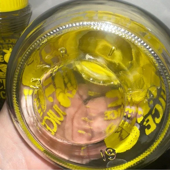 Vintage 1970’s Anchor Hocking Yellow Lemon Juice Carafes - Set of 2 - Picture 4 of 5